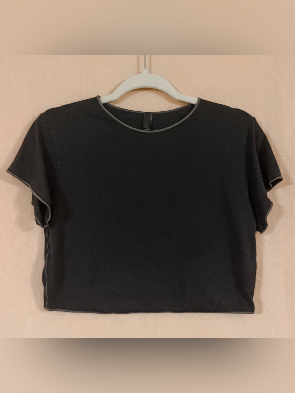 SKIMS Washed Black Cropped Ultra Fitted Top - NWOT